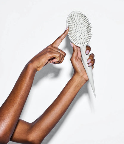 RootRefresh™ DEEP-CLEANSE Antibacterial Hairbrush with Soothing Metal Pins